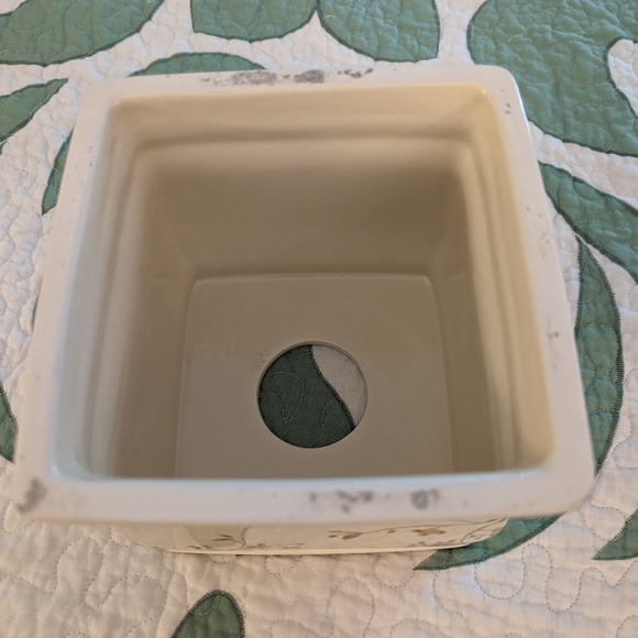 Belk Ceramic Tissue Box Cover with Bird Motif - Picture 4 of 6